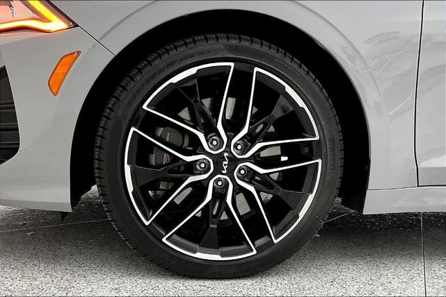 Photo of 2024 Wolf Gray Kia K5