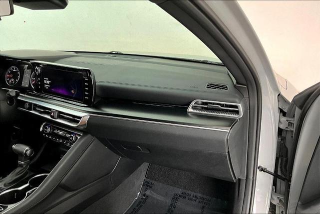 Photo of 2024 Wolf Gray Kia K5