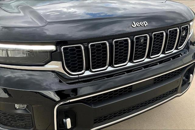 Photo of 2022 Diamond Black Jeep Grand Cherokee