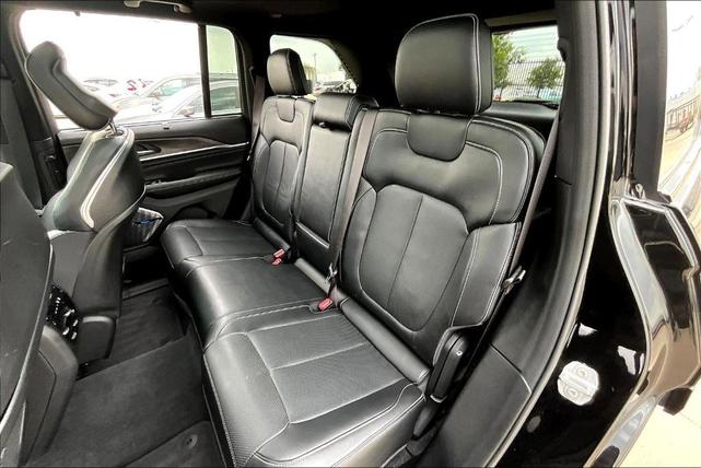 Photo of 2022 Diamond Black Jeep Grand Cherokee