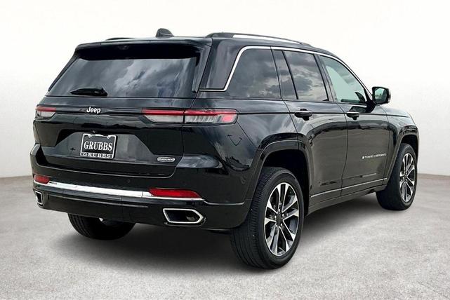 Photo of 2022 Diamond Black Jeep Grand Cherokee