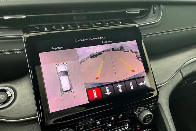 Photo of 2022 Diamond Black Jeep Grand Cherokee