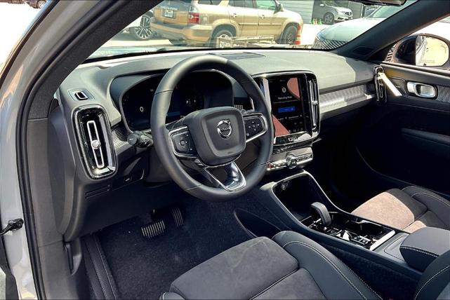 Photo of 2026 Metallic Volvo XC40