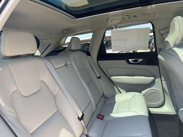 Photo of 2025 Crystal White Volvo XC60 Plug-In Hybrid