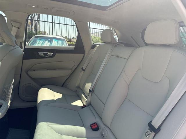 Photo of 2025 Crystal White Volvo XC60 Plug-In Hybrid