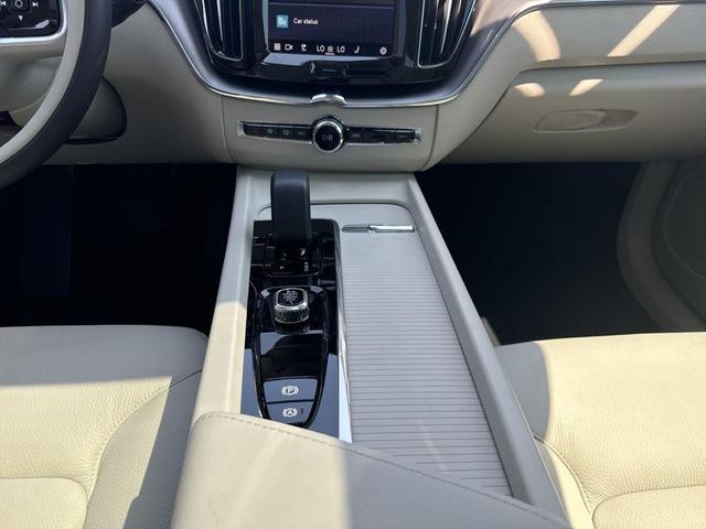 Photo of 2025 Crystal White Volvo XC60 Plug-In Hybrid