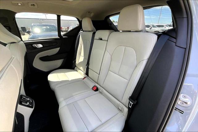 Photo of 2026 Metallic Volvo XC40