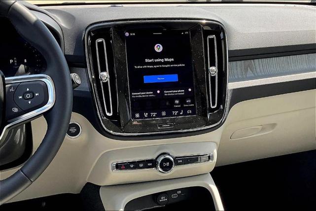 Photo of 2026 Metallic Volvo XC40