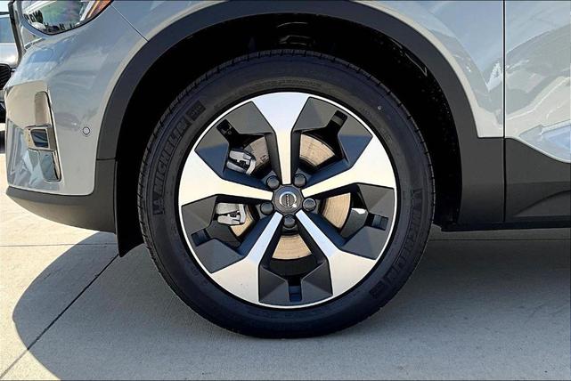 Photo of 2026 Metallic Volvo XC40