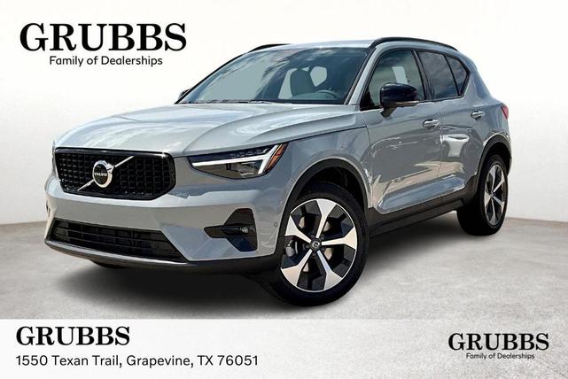 Photo of 2026 Metallic Volvo XC40