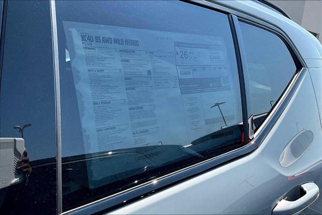 Photo of 2026 Metallic Volvo XC40