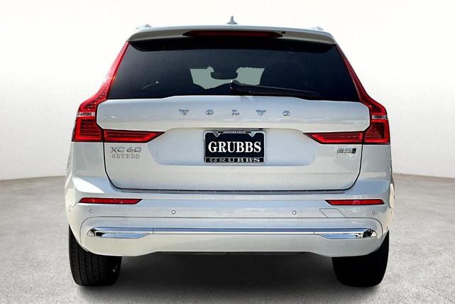 Photo of 2023 Crystal White Metallic Volvo XC60