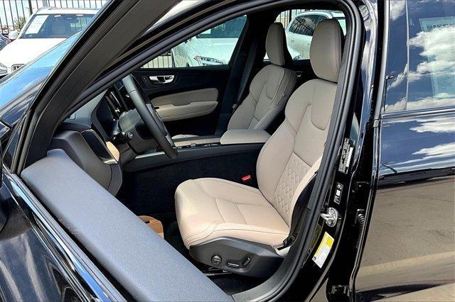 Photo of 2026 Onyx Black Metallic Volvo XC60