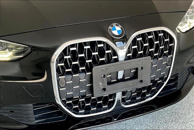 Photo of 2023 Jet Black BMW 430