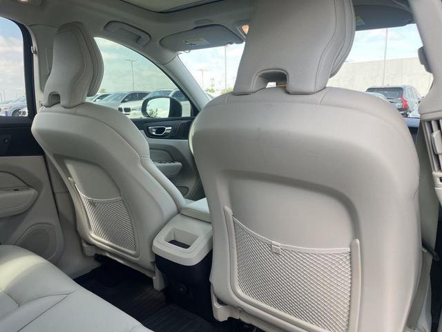 Photo of 2025 Onyx Black Metallic Volvo XC60