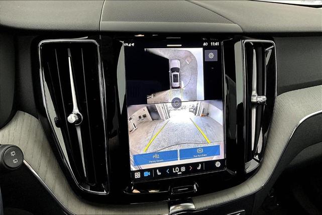 Photo of 2025 Bright Volvo XC60