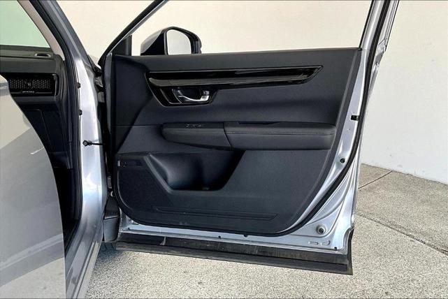 Photo of 2023 Lunar Silver Metallic Honda CR-V