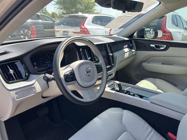 Photo of 2025 Bright Volvo XC60 Plug-In Hybrid