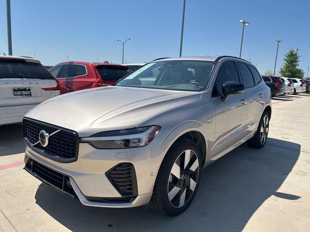 Photo of 2025 Bright Volvo XC60 Plug-In Hybrid
