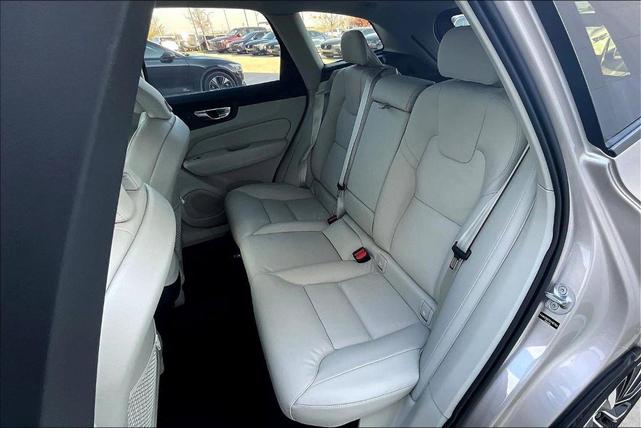 Photo of 2025 Bright Volvo XC60