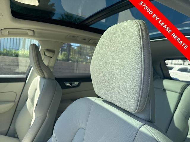 Photo of 2025 Bright Volvo XC60 Plug-In Hybrid
