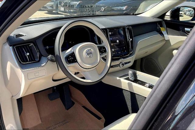 Photo of 2025 Onyx Black Metallic Volvo XC60