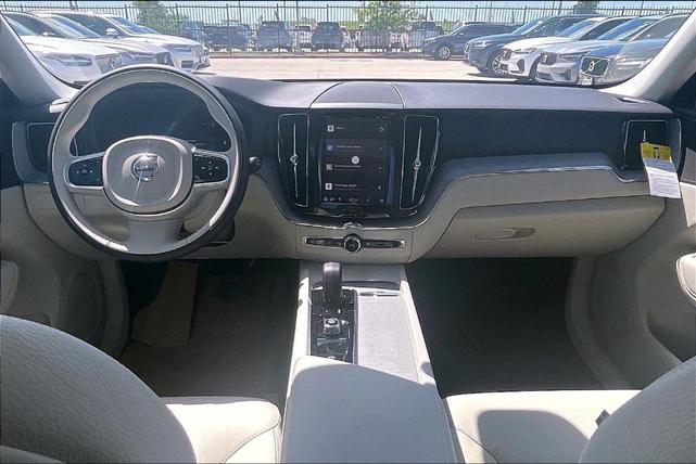 Photo of 2025 Onyx Black Metallic Volvo XC60
