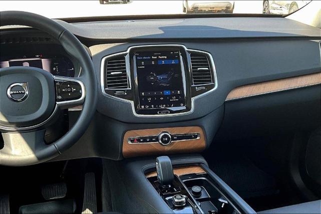 Photo of 2024 Platinum Grey Metallic Volvo XC90 Recharge Plug-In Hybrid