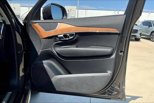 Photo of 2024 Platinum Grey Metallic Volvo XC90 Recharge Plug-In Hybrid