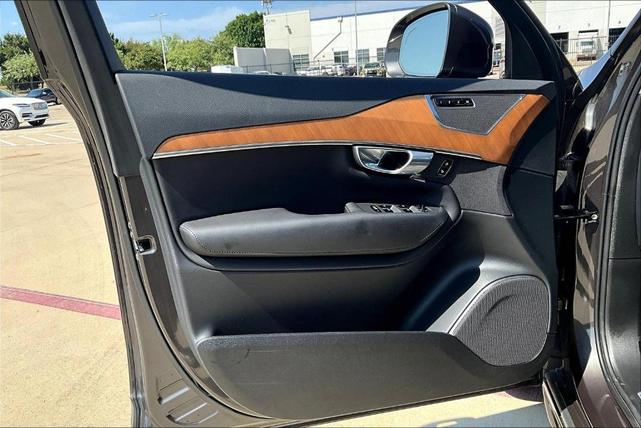 Photo of 2024 Platinum Grey Metallic Volvo XC90 Recharge Plug-In Hybrid