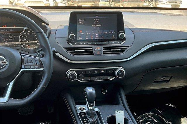 Photo of 2021 Brilliant Silver Metallic Nissan Altima