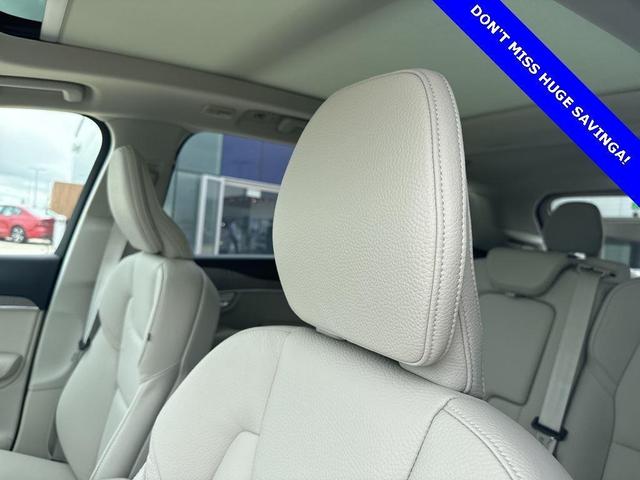 Photo of 2025 Denim Blue Metallic Volvo XC90