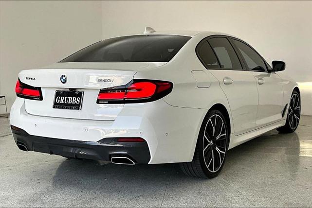 Photo of 2022 Alpine White BMW 540