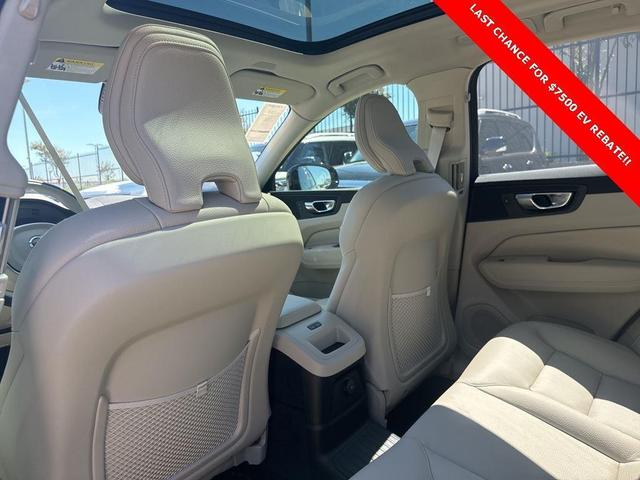 Photo of 2025 Bright Volvo XC60 Plug-In Hybrid