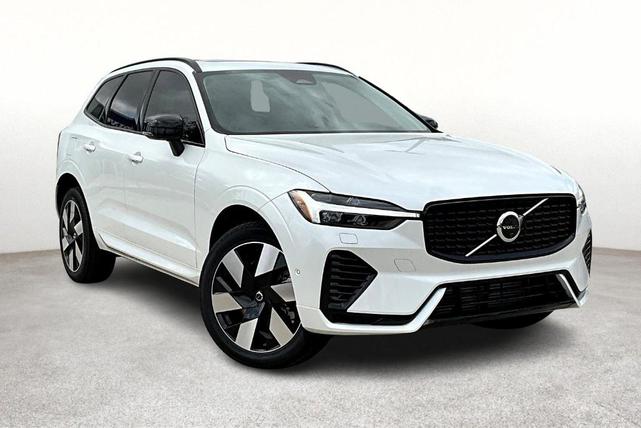 Photo of 2025 Crystal White Metallic Volvo XC60 Plug-In Hybrid