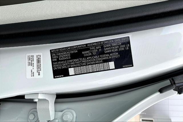 Photo of 2025 Crystal White Metallic Volvo XC60 Plug-In Hybrid
