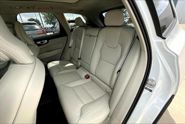 Photo of 2025 Crystal White Metallic Volvo XC60 Plug-In Hybrid