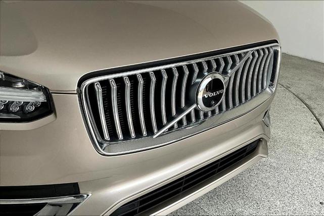 Photo of 2023 Bright Volvo XC90