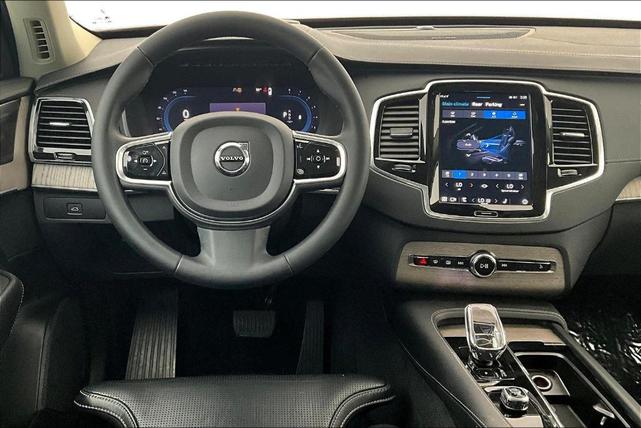 Photo of 2023 Bright Volvo XC90