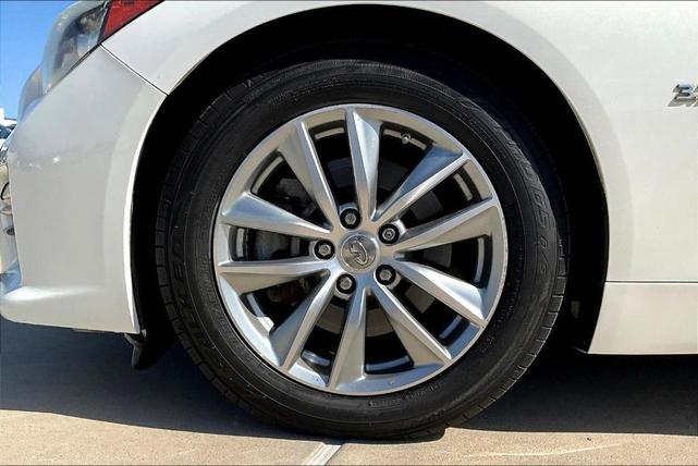 Photo of 2014 Moonlight White INFINITI Q50