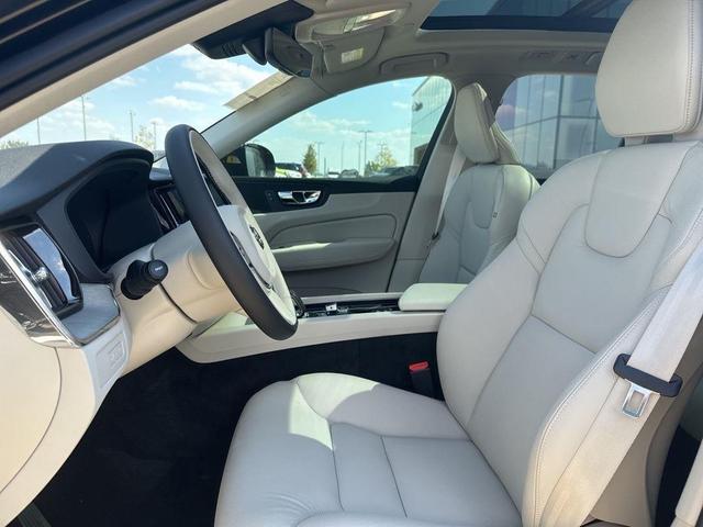 Photo of 2025 Onyx Black Volvo XC60 Plug-In Hybrid