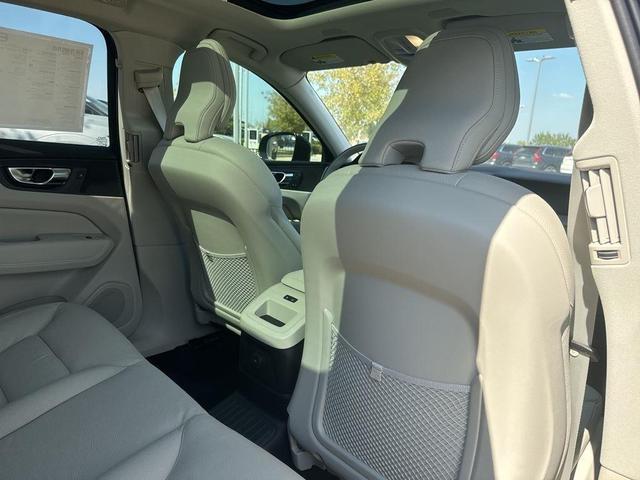 Photo of 2025 Onyx Black Volvo XC60 Plug-In Hybrid