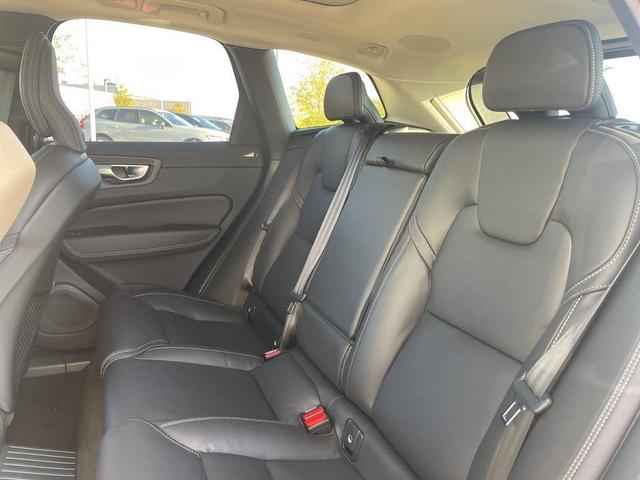 Photo of 2025 Crystal White Volvo XC60 Plug-In Hybrid