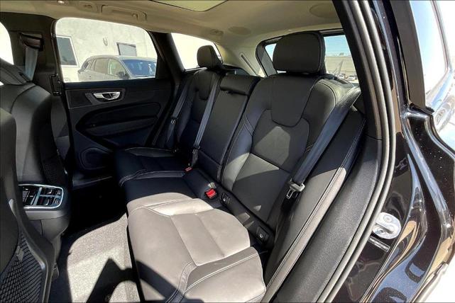 Photo of 2026 Onyx Black Metallic Volvo XC60