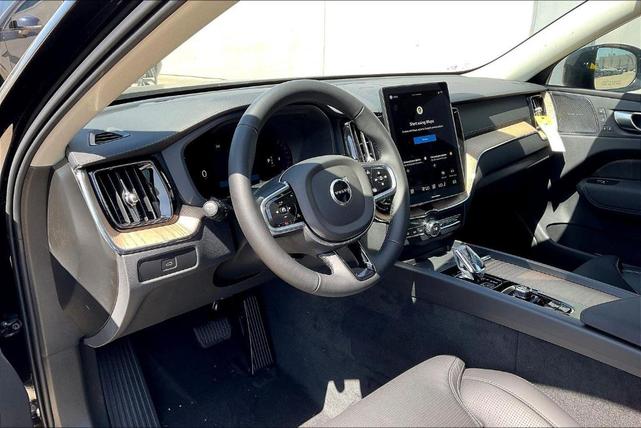 Photo of 2026 Onyx Black Metallic Volvo XC60