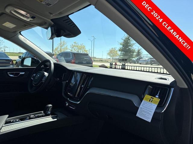 Photo of 2025 Onyx Black Metallic Volvo XC60