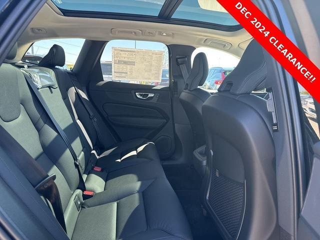 Photo of 2025 Onyx Black Metallic Volvo XC60