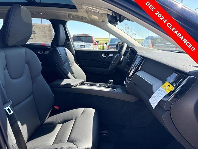 Photo of 2025 Onyx Black Metallic Volvo XC60