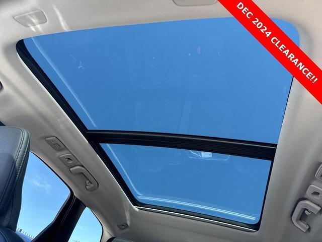 Photo of 2025 Onyx Black Metallic Volvo XC60