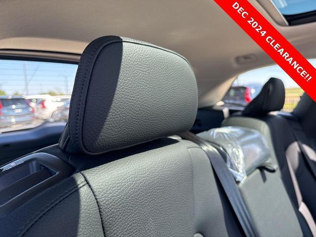Photo of 2025 Onyx Black Metallic Volvo XC60